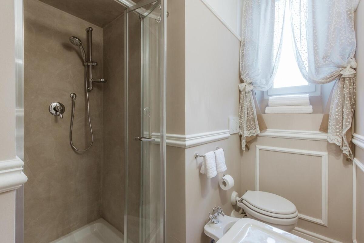 Apartment Leopoldo Luxurious Near The Center