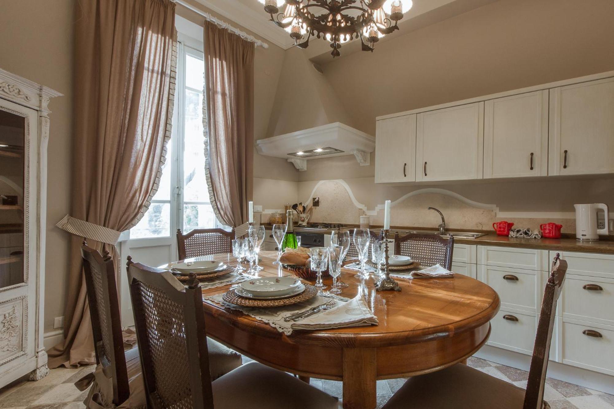 Apartment Leopoldo Luxurious Near The Center